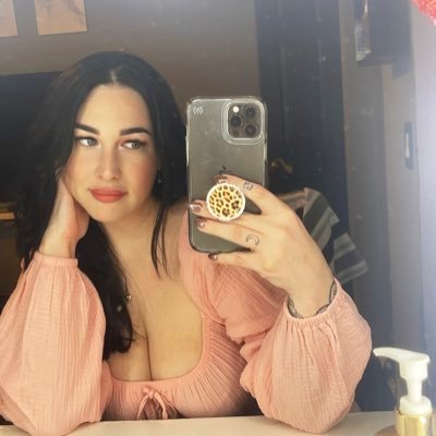 danielle19976's profile picture. Dogs/Tv series(especially Grey’s Anatomy)