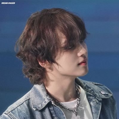 HAECHAN DE LONG HAIR