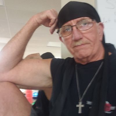 Just a gym nerd. I'm not interested 
Always remember boys have a penis
Girls have a vagina 
See that was easy !!!
Have a nice day
ps...I am not a bank