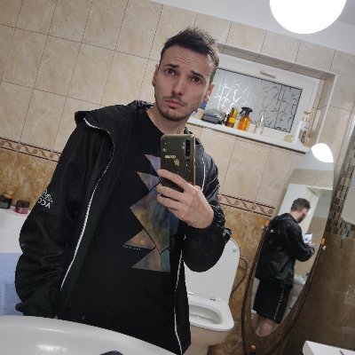 ✨️Chasing my dreamz, fancy spirit.
🎮Gamer - CorkyBuczech🤓Geek🏞Adventurer 
📍Prague 💎
😎https://t.co/6O8sZBl3hL
🧡🖤 Fnatic