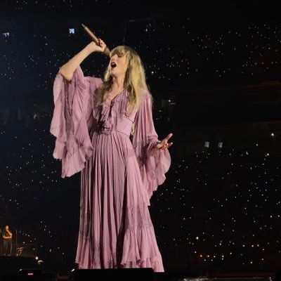 midwestplatten's profile picture. Rachel Platten is my hero•Irish Fan•Gopher Fan