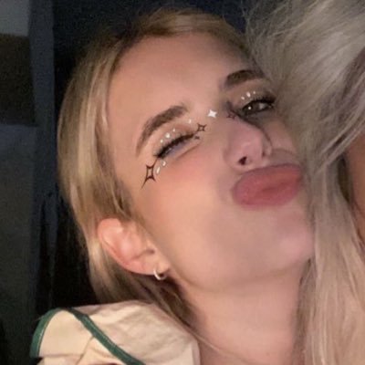 cloudsnwine's profile picture. 