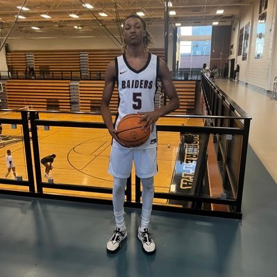 SG / 6’5 / Chosen 1 Academy Class 2025 / willkimes24@gmail.com
