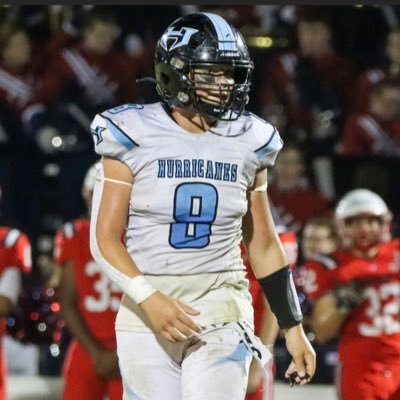 Huntingtown High School | C/O 2025 | 3.7 gpa | ILB/TE/Close D/| 6’0, 210 | 🏈 #8 & 🥍#8|