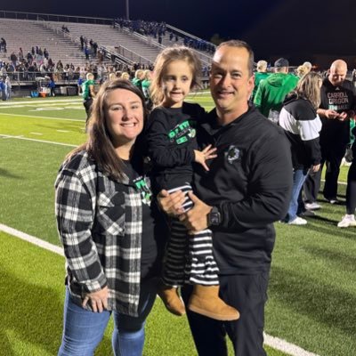 I LOVE Jesus, my family and football in that order. husband to Natalie, dad to Callon and Carly. Offensive Line and English teacher Carroll High, Southlake TX