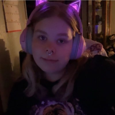 plus size, LG(B)TQ+ safe, she/they streamer @twitch | Current Games: COD, Fortnite, DBD, Minecraft, The Sims, Outlast Trials