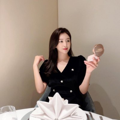 Anna1589720's profile picture. My brain has too many tabs open.