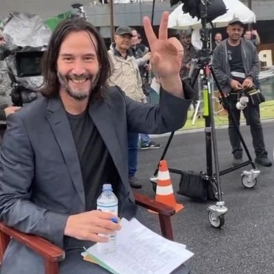 I'm Keanu Charles Reeves,and this account is for mine fantastic fans,I'm also a musician and a producer of films 🇱🇷🇱🇷,and also an American flim actor