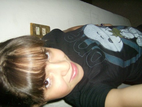 bueno' me gustan unos cuantos actores y cantantes [drake bell, johny depp, josh hutcherson...] hmm odio el reggaeton y me gusta el rock... i'm cute ^_^