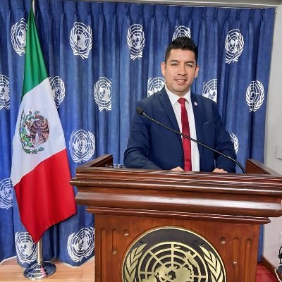 Comunicólogo Político de la @UNAM_FCPyS. 
El Dictador de tu corazón.