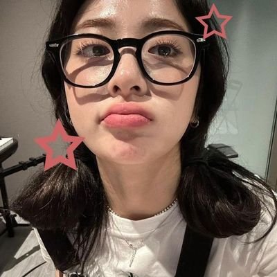 elianesly's profile picture. #studyacc 
#studytwt

📓: push ur self, because no one else is going to do it for you