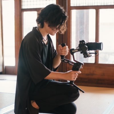 大阪在住の映像クリエイターです。【創映クリエイト】という名前で活動しています。MVを中心にダンス・ウエディング・店舗やスクールのPRなどの撮影を承っています。 「映画のように存在感のある質感を。数分の映像にも引き込まれるストーリーを。」 をコンセプトにご要望に添いながら創り上げていきます。