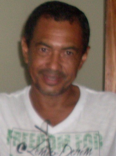 Eu, Isaias, casado, pai de três filhos, a Priscila a Anna e o Alisson, a primeira cursa Engenharia Ambiental a segunda o e. Médio. Sou Professor, Pós Graduado.