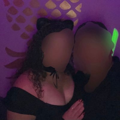 Mixed Bi-couple looking for swinger friends.🍍 🍍 SINGLE MALES  (Profile) must be bi or bi curious HER request . Couples Her being Bi, and ok if He is straight