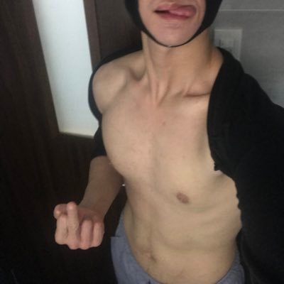 Horny Asian bottom located in HCMC/Viet. Into many kinks & wild fun including toys/piss play/breeding/DP/Group/Cam. My height in slam/chem is HIGH 💉🧊🚀