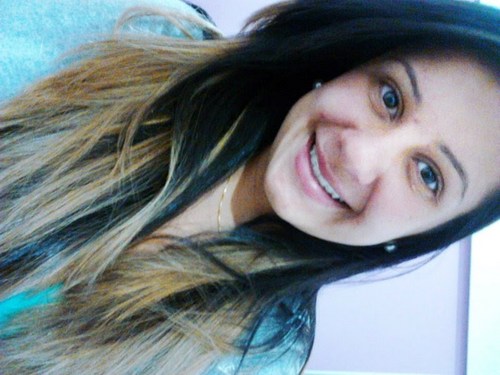 Acreditei quando mentiram, amei quando trairam, sangrei, quase morri. Fingiram que nem viram. Hoje venha o que vier, foda-se, eu me viro.