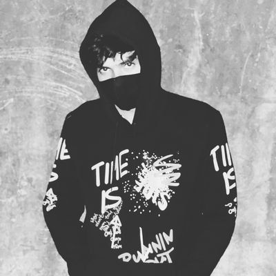 Fahim29911511's profile picture. Completely mad