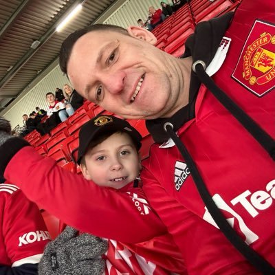 tomofto7's profile picture. MUFC season ticket holders 🔴⚪️⚫️ 80’s 90’s