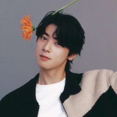 ASTROウヌよりオルペン💜💜💜 ドラマを見て、ウヌくんが大好きになって、ASTROを知って、今はASTROが大好きになりました🥰日々ASTROに癒されてます🎧💕東北大人ロハ😆AROHA5期〜🌟ロハさん仲良くしてください💖😊