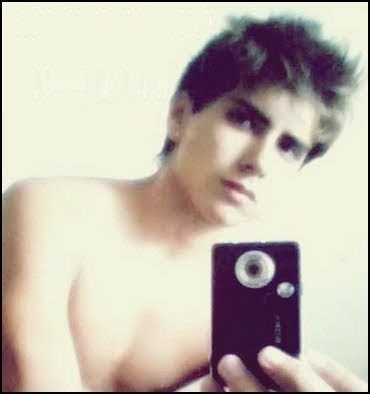 A vida é feita pra viver e não pra chora por quem não merece !