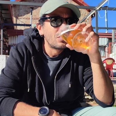 Venezolano , melomano, me gustan las caraotas con azucar , ojo!