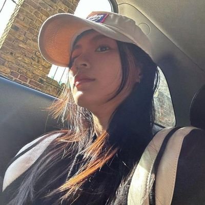 #𝐔𝐍𝐋𝐀𝐁𝐄𝐋𝐄𝐃 ; stuck between idk, idc n idgaf.
