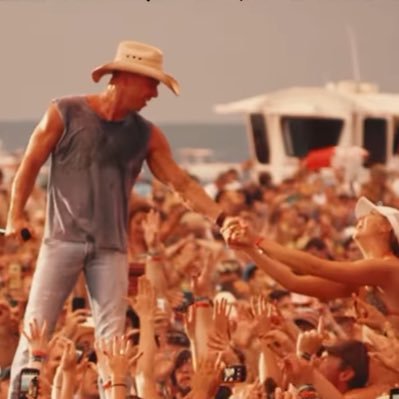 Kenny & crew here. Official profiles are @kennychesney @noshoesnation @bluechairbayrum & @noshoesradio. The new single 