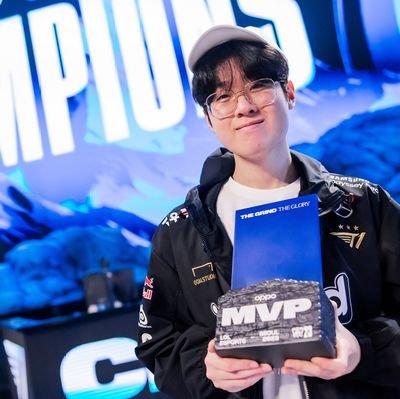 KERIA 🐶 ZEUS ⚡ #T1WIN #T1FIGHTING #TogetherAs1