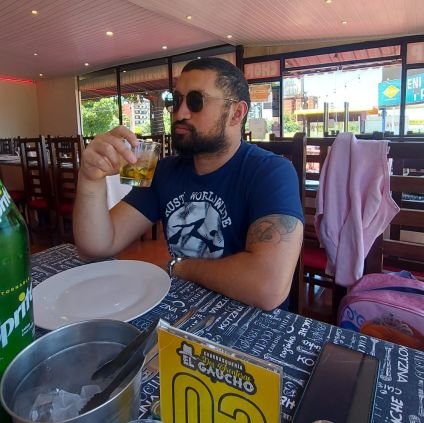 OLIMPIA, AOS, RDO. EL MALDITO ROCK, LA CERVEZA y EL JACK DANIELS. GRACIAS A DIOS POR TANTO. @Jessicaa2589 06/10/2016.-
Aranza Teresita 09/07/2021.-