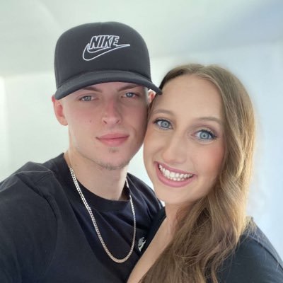 LindseyNeville7's profile picture. 