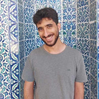 kucukemr_'s profile picture. 