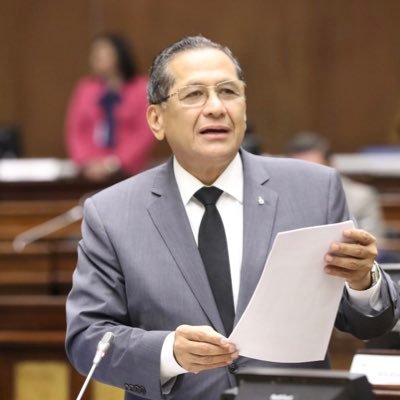 Hombre Libre, Popular, Labrador, Abogado, Politico Periodista y Defensor de Derechos de los Humildes. Profesor de Derecho. director de Radio Morena.Templario.
