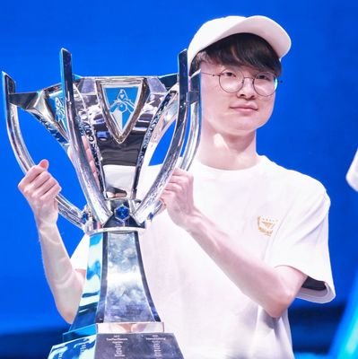for #faker   
update, editor , translator .
''Find your glory again after 6 years and move on'' 
🔥 Golden road is coming ~