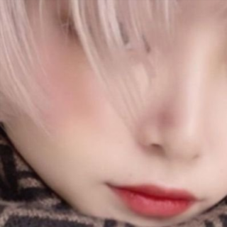 18歳美容学生です。童 貞君とエ ッ チしたくてX作りました~!
野外セ ック スが大好き💓
毎日シ コシ コしてるおじさんふぉろー待ってます♡