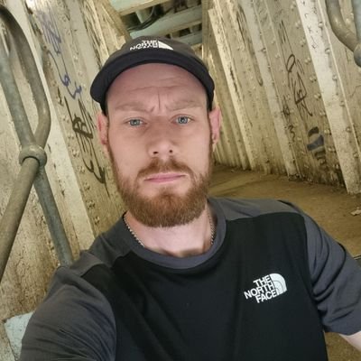 northern tradie ginger chav lad into dirty sleazy sweaty musky man sex. DMs open.