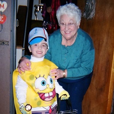 fachzorbes's profile picture. he/him | hot bisexual 🏳️‍🌈