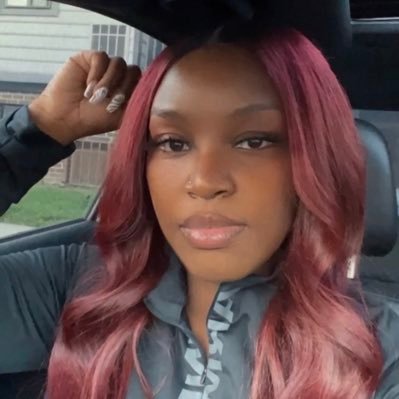 shes_un1que's profile picture. 