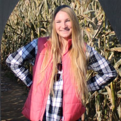 juliagwieczorek's profile picture. Brown MPA & Vassar BA • lover of coffee and New Jersey (she/her/hers)