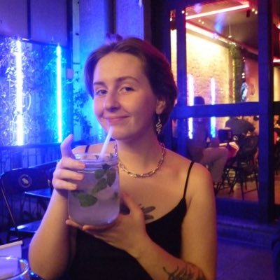 lauunicornia's profile picture. estudante de psicologia e doida das ideia