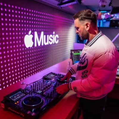 📻 Mix DJ @Applemusic 1 x @CharlieSloth Rap Show  @OfficialBelaire x Black Bottle Boy DJ 🎧 @HouseOfMarley DJ ⚡️@AuVodka DJ 🏆