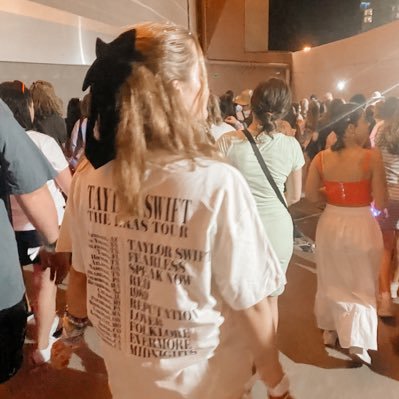 starcrssdtaylor's profile picture. hold on to the memories                                Eras Tour Seattle N1