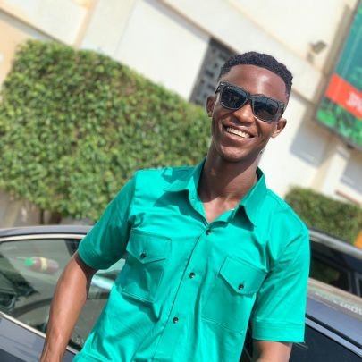 Volta Giant 🇬🇭🇹🇬
fitness trainer
6.3ft tall Giant