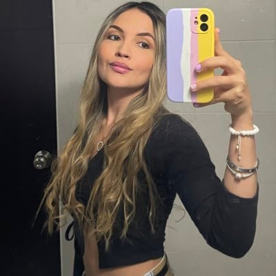 bg_juliana's profile picture. GRL PWR💪🏻👠 ♍️