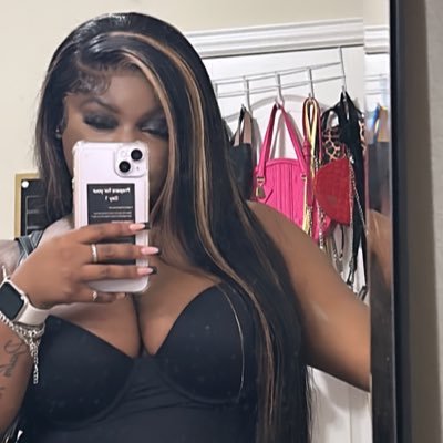 asiatheedolll's profile picture. 