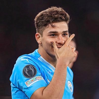 š¦š· | desarrollador de indumentaria deportiva. ex diseƱador fantasy.
fĆŗtbol, ropa y marketing.
adidas me cerro un ig con 21k de seguidores.