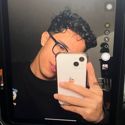 itskevinmera's profile picture. Love is a million things and I still don’t know how I even survived.