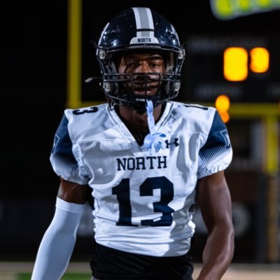 |C/O 2025🎓| WR & ATH for NPHS 🐺💙 |6’0 164lbs|3.81 GPA|22.5 200m|11.24 100m| email:cedricst19@gmail.com