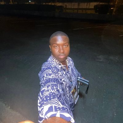 Black 🖤 et fier de l'être 👌🏾🌚
suivez moi 🌔+++