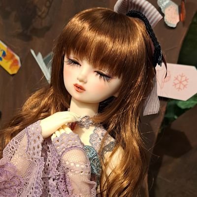 ドール初心者
SDキラ(眠り目、オープン)、SD85番、SDM54番、LITTLE MONICAのEnrillと幼天使霞と同居してます。
1/12サイズでUFODOLLの子もいます!
ドールはリアル系アニメ系どちらも大好きです✨
不定期に写真を載せていきます。たまに呟きます。無言フォロー、いいね失礼します_(..)_