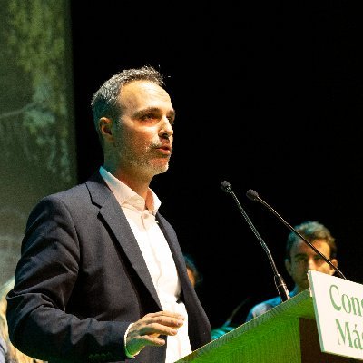 Padre a jornada completa. Nadie dijo que construir un mundo mejor fuera fácil.